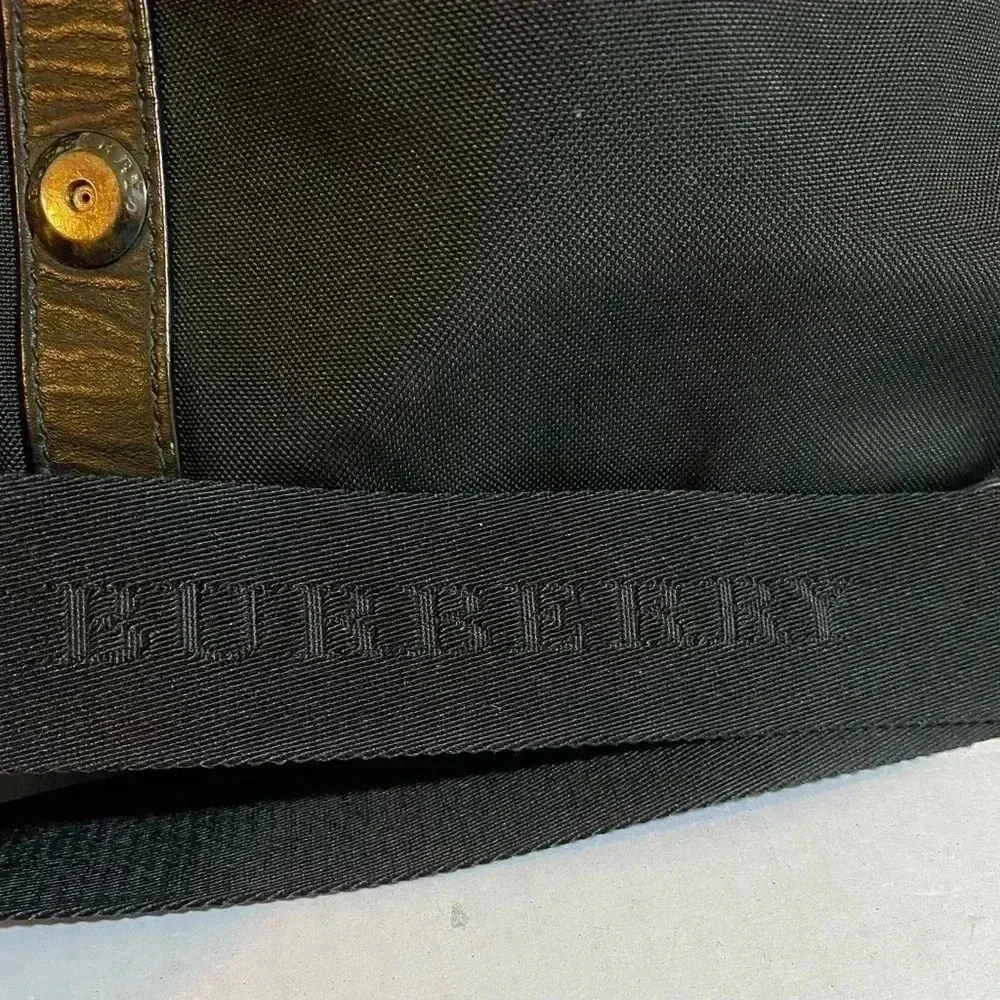 Burberry Unsex nylon leather trimmed messenger bag